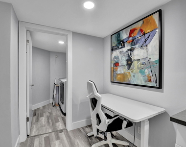 2255 Lindell Boulevard - Photo Thumbnail 9