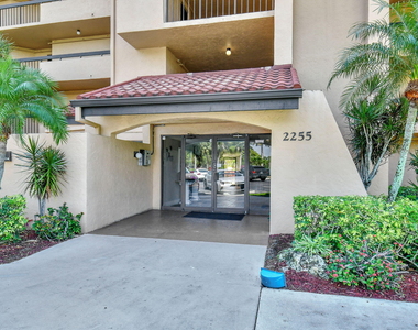 2255 Lindell Boulevard - Photo Thumbnail 2