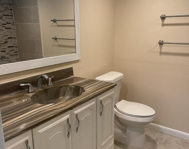 6521 Racquet Club Drive - Photo Thumbnail 9
