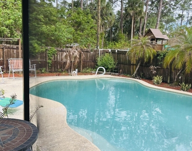 591 Sw Darien Ave Avenue Sw - Photo Thumbnail 2