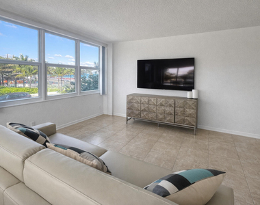 345 N Fort Lauderdale Beach Boulevard - Photo Thumbnail 3