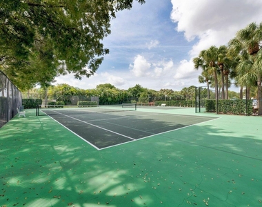 814 S Bay Colony Dr Drive S - Photo Thumbnail 30