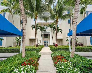 814 S Bay Colony Dr Drive S - Photo Thumbnail 19