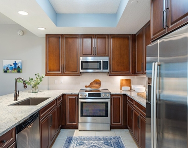 814 S Bay Colony Dr Drive S - Photo Thumbnail 2