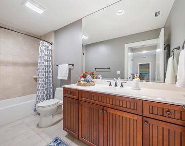 814 S Bay Colony Dr Drive S - Photo Thumbnail 15