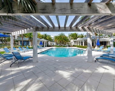814 S Bay Colony Dr Drive S - Photo Thumbnail 23