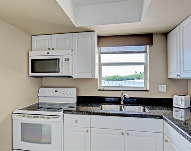 1820 New Palm Way - Photo Thumbnail 13
