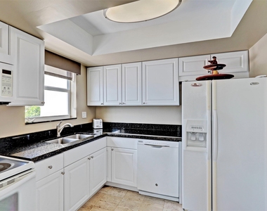 1820 New Palm Way - Photo Thumbnail 12
