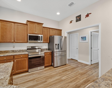 5547 Nw Cordrey Street - Photo Thumbnail 15