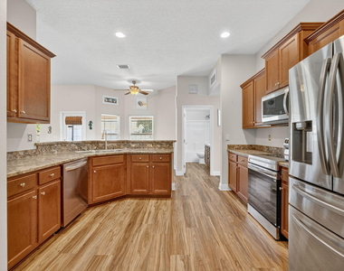 5547 Nw Cordrey Street - Photo Thumbnail 13