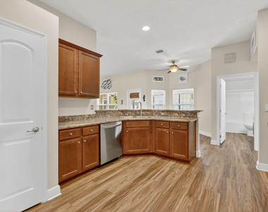 5547 Nw Cordrey Street - Photo Thumbnail 14