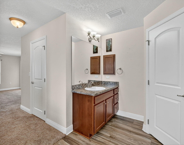 5547 Nw Cordrey Street - Photo Thumbnail 30