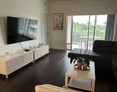 11685 W Atlantic Boulevard - Photo Thumbnail 1