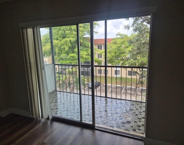 4166 Inverrary Drive - Photo Thumbnail 13