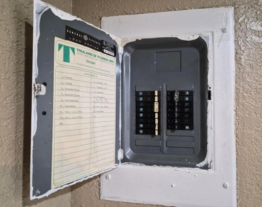 4166 Inverrary Drive - Photo Thumbnail 31