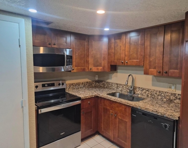 4166 Inverrary Drive - Photo Thumbnail 7