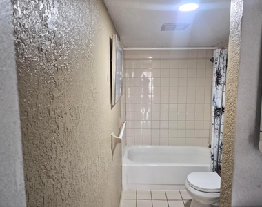 4166 Inverrary Drive - Photo Thumbnail 21