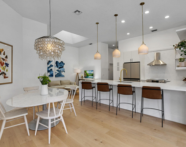 7655 Estuary Court - Photo Thumbnail 4