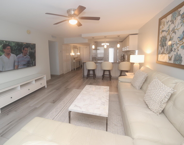 3091 N Course Drive - Photo Thumbnail 12