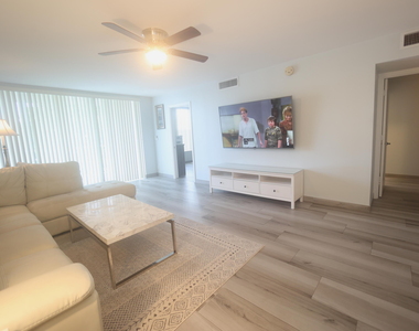 3091 N Course Drive - Photo Thumbnail 13