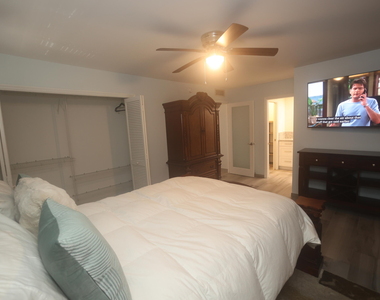 3091 N Course Drive - Photo Thumbnail 20