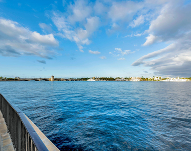 1200 S Flagler Drive - Photo Thumbnail 5
