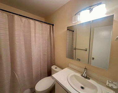 2170 Ne 51st Court - Photo Thumbnail 9