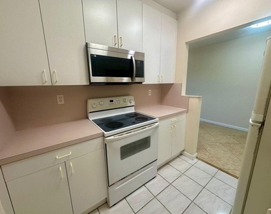 2170 Ne 51st Court - Photo Thumbnail 4