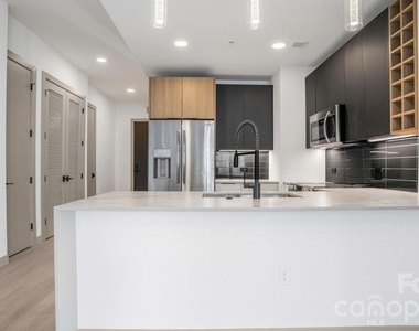 111 E Carson Boulevard - Photo Thumbnail 26