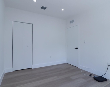 3040 Nw 13th Avenue - Photo Thumbnail 15