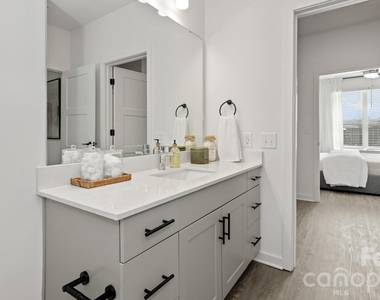2314 Berryhill Road - Photo Thumbnail 27