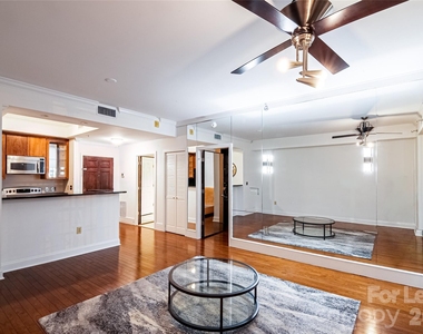 300 W 5th Street - Photo Thumbnail 2