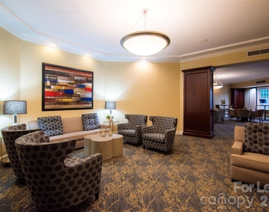 300 W 5th Street - Photo Thumbnail 17