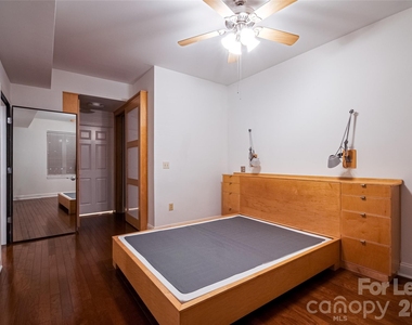 300 W 5th Street - Photo Thumbnail 7