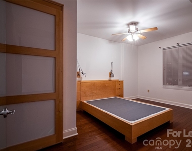 300 W 5th Street - Photo Thumbnail 6