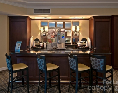 300 W 5th Street - Photo Thumbnail 14