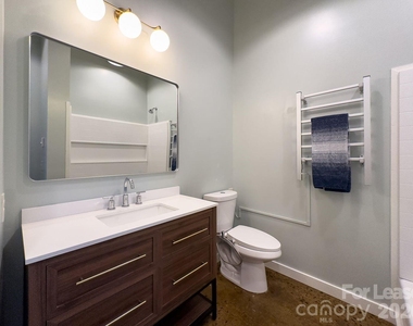 510 S College Street - Photo Thumbnail 5