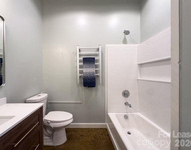510 S College Street - Photo Thumbnail 4