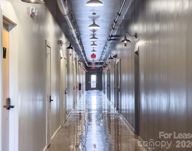 510 S College Street - Photo Thumbnail 1