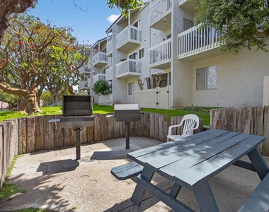 225 S Ventura Road - Photo Thumbnail 18