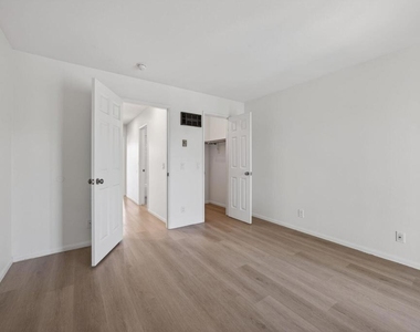 225 S Ventura Road - Photo Thumbnail 12