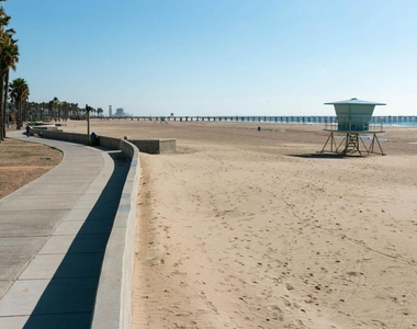 225 S Ventura Road - Photo Thumbnail 22