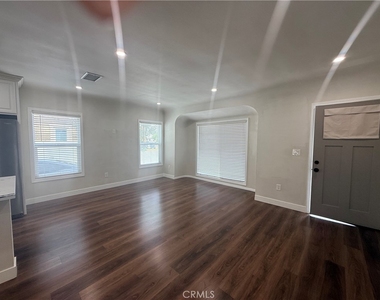 3688 Taft - Photo Thumbnail 2