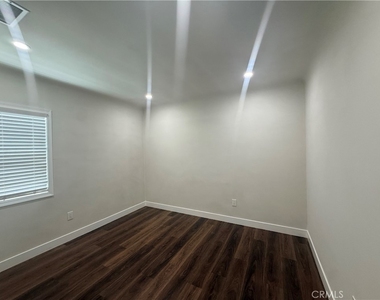 3688 Taft - Photo Thumbnail 9