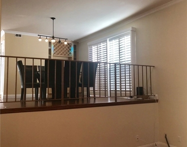 17807 Devonshire Street - Photo Thumbnail 5
