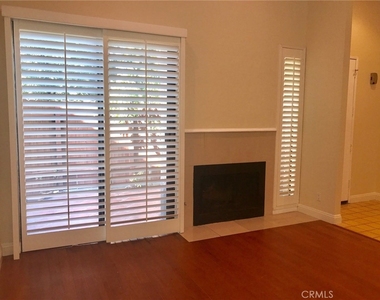 17807 Devonshire Street - Photo Thumbnail 3