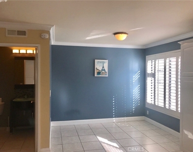 17807 Devonshire Street - Photo Thumbnail 12