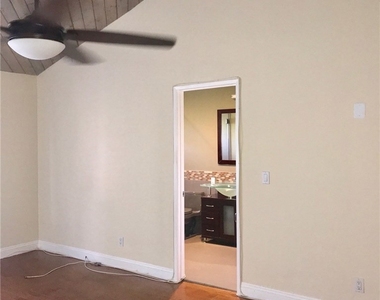 17807 Devonshire Street - Photo Thumbnail 18