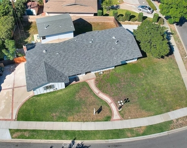 340 W Caroline Street - Photo Thumbnail 14