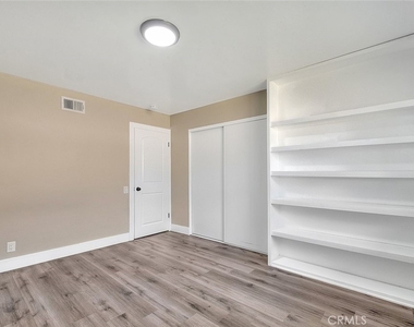340 W Caroline Street - Photo Thumbnail 10